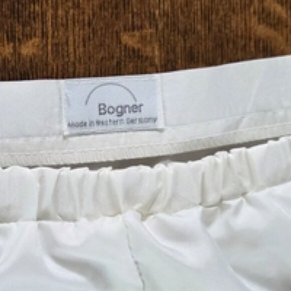 Vintage Bogner Classic White Half Slip w/ Side Button Closure and Side Slits - Picture 5 of 8